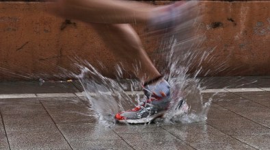 correre-sotto-la-pioggia